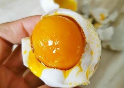 雞蛋和(hé)鴨蛋，哪一(yī)個(gè)營養價值更高(gāo)？看(kàn)完後就(jiù)知(zhī)道(dào)吃(chī)哪個(gè)好(hǎo)了(le)